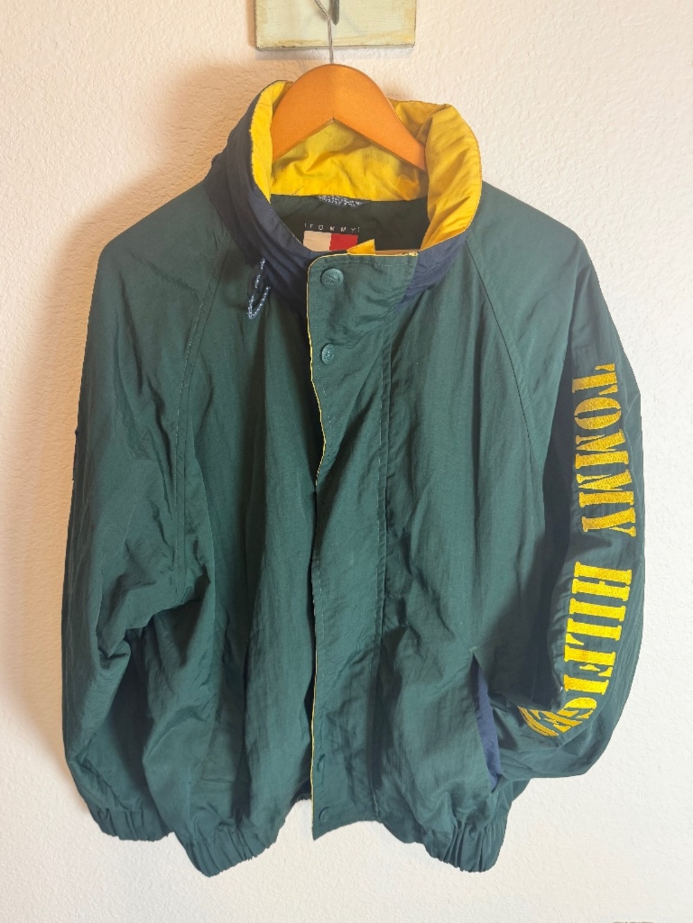 Vintage 90s Tommy Hilfiger Sailing Gear Windbreaker Green Medium
